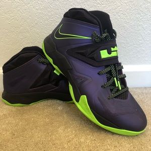 Nike LeBron Soldier VII